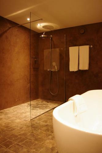 B&B Canal Deluxe