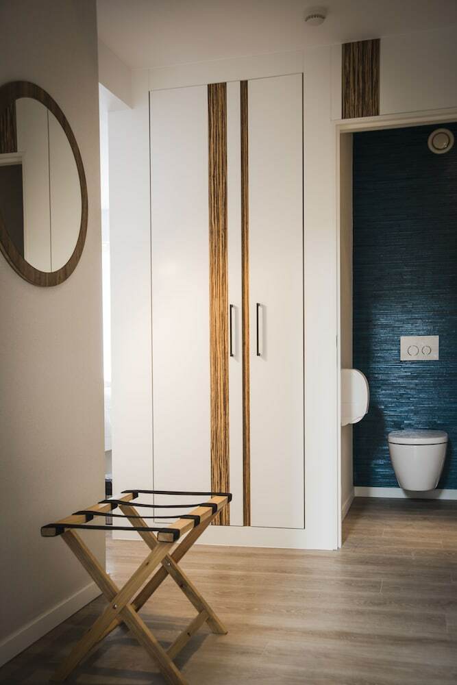 Abc Hotel