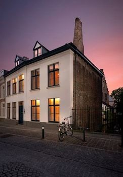 Hostal Canalside House - Luxury Guesthouse