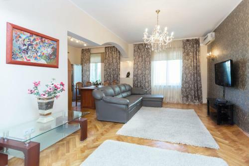 Natali Apartments