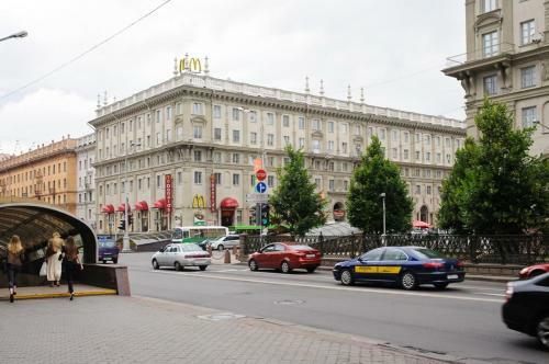 Apartments Near Circus