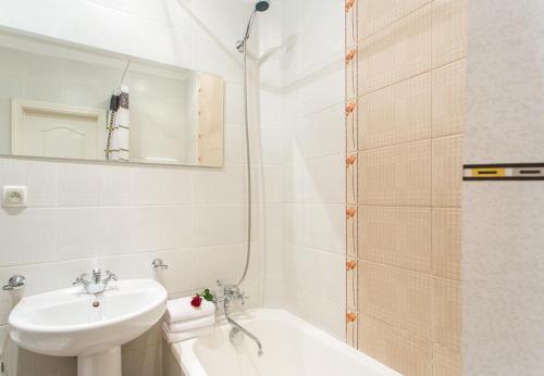 10 Apartment On Ploshad Pobedi