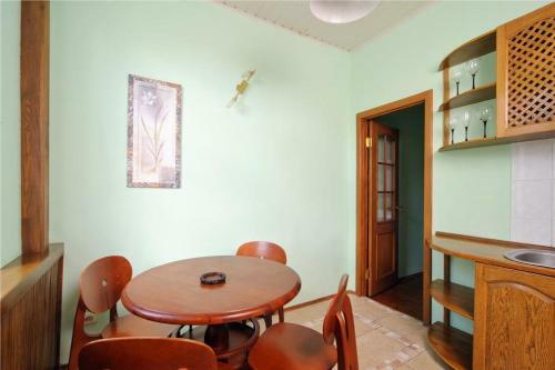 10 Apartment On Ploshad Pobedi
