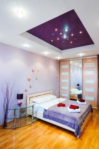 10 Apartment On Ploshad Pobedi