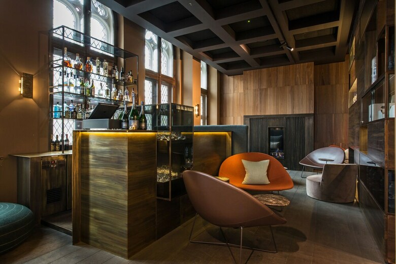 Hotel The Fourth - Tafelrond