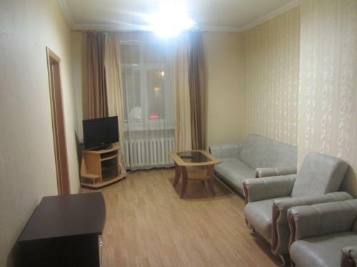 Apartment On Kirova 19 (3 Room)