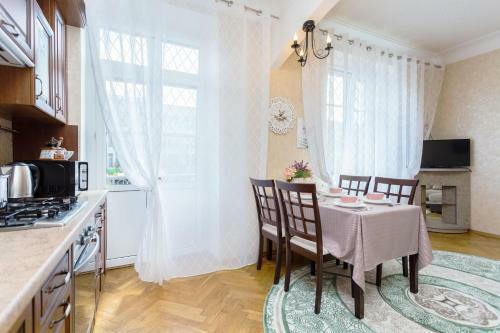 Apartment On Niezalie?nasci 55