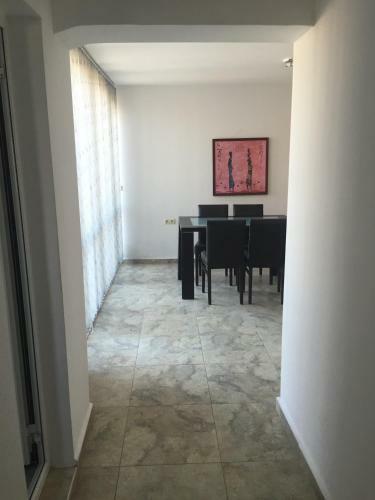 Cherno More Apartment