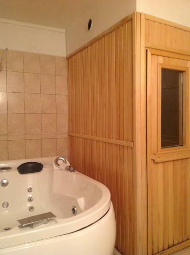 Hostal Bazoteva House