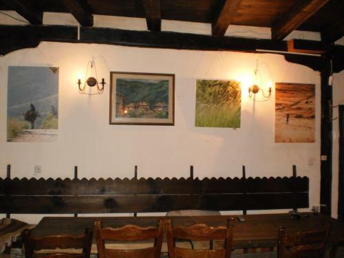 Hostal Bazoteva House