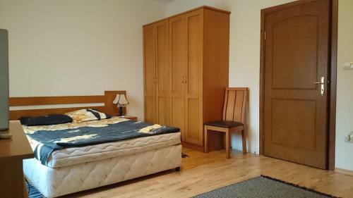 Tes Royal Plaza Apartments