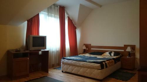Tes Royal Plaza Apartments