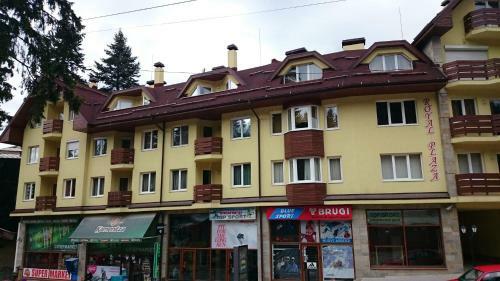 Tes Royal Plaza Apartments