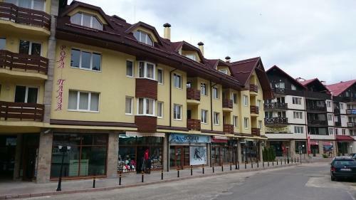 Tes Royal Plaza Apartments