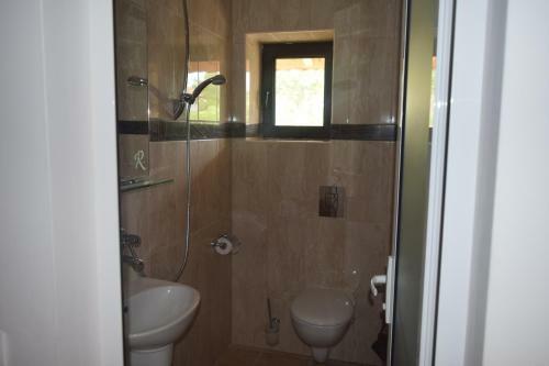 Hostal Koshov Guest House