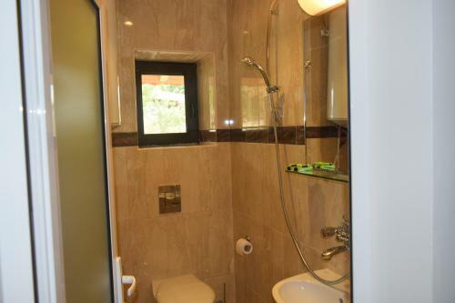 Hostal Koshov Guest House
