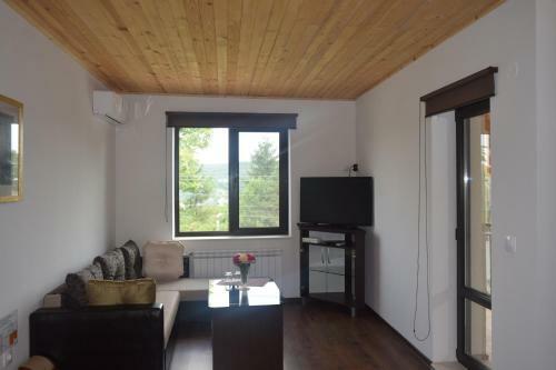 Hostal Koshov Guest House