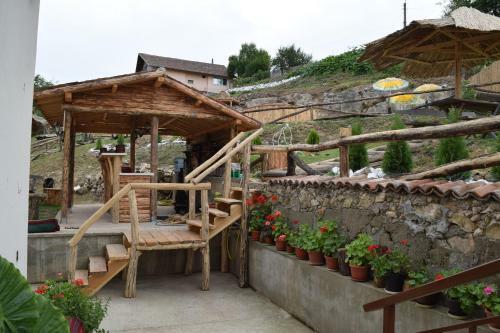 Hostal Koshov Guest House