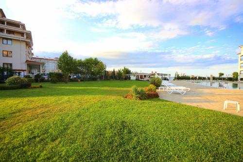 Menada Regina Mare Apartments