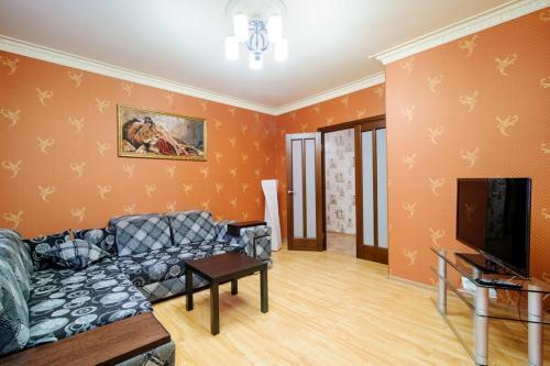 4 Rooms Apartment On Surhanava