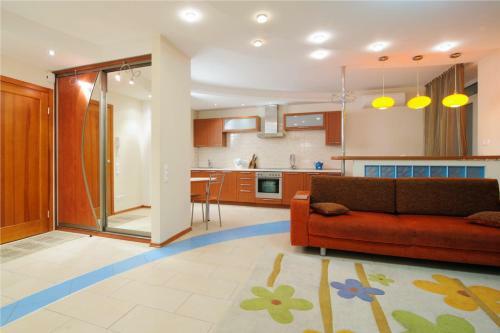 4 Rooms Apartment On Surhanava
