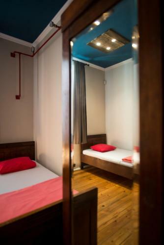 Hostal Canape Connection Guest House