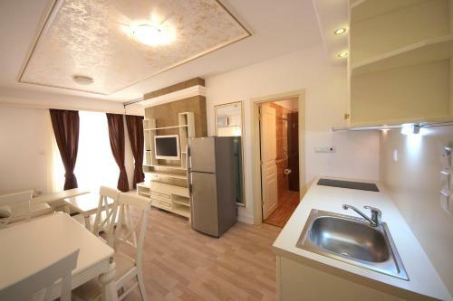 Menada Apartments In Golden Rainbow