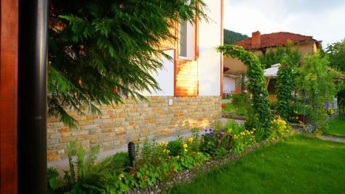 Hostal Guest House Simona