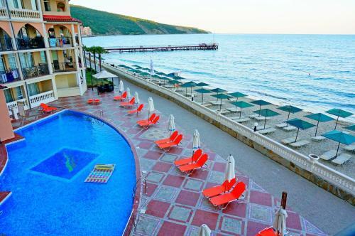 Gt Atrium Beach Apartments