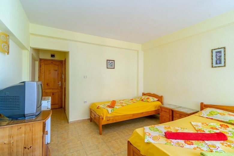 Hostal Fener Guest House