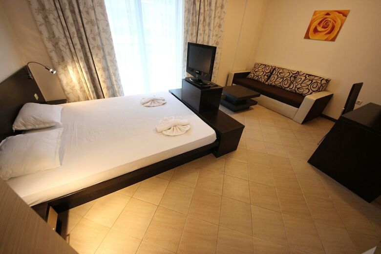 Menada Tarsis Apartments