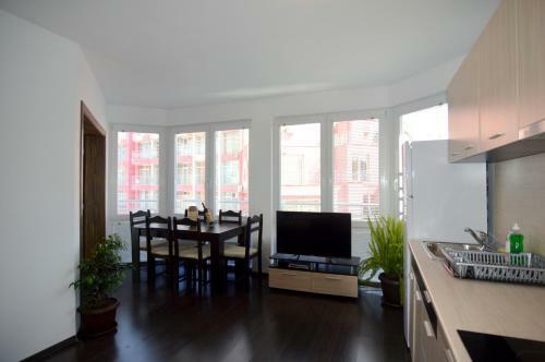 Sunny Dream Family Apartments