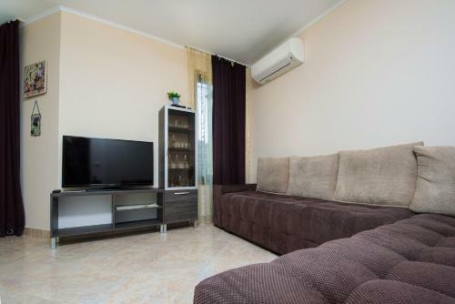 Esteban Apartcomplex