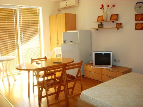 Pmg Laguna Apartments