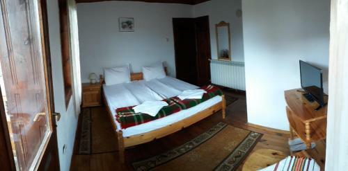 Hostal Sarafova Guest House