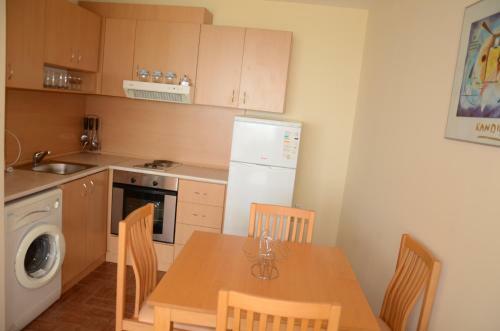 Single Private Apartments In Marina View Fort Beach