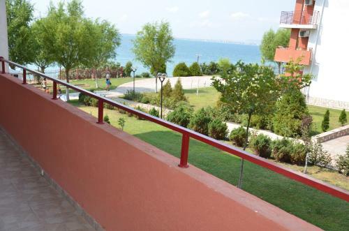 Single Private Apartments In Marina View Fort Beach