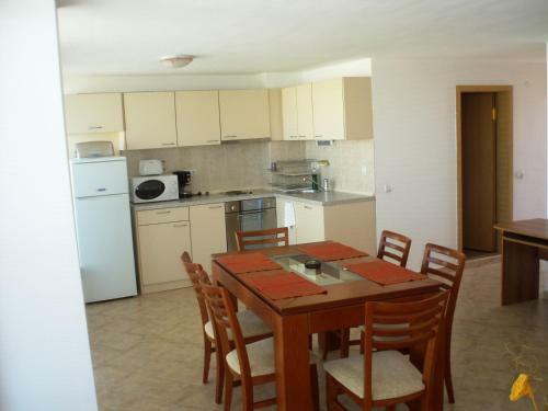 Tomi Family Apartments