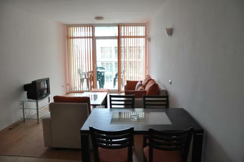 Tomi Family Apartments