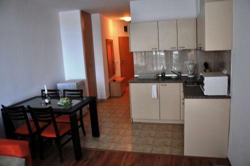 Tomi Family Apartments