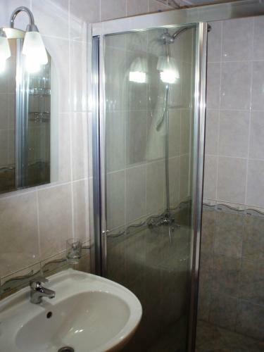 Tomi Family Apartments
