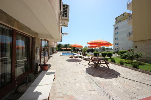 Menada Sea Regal Apartment
