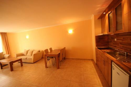 Menada Sea Regal Apartment
