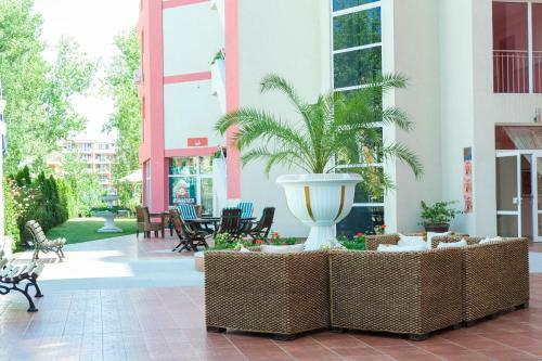 Aparthotel Mirena Rose Garden Family Studio