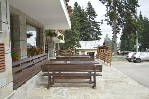 Yanakiev Club Hotel