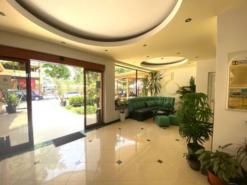 Hotel Opal