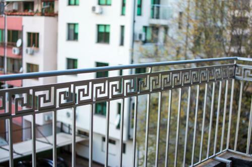 Silver Apartment