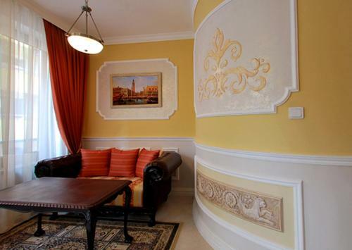 Venice Apartments