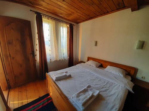 Hostal Skenderovata House