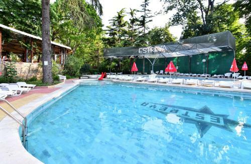 Estreya Residence Hotel And Spa
